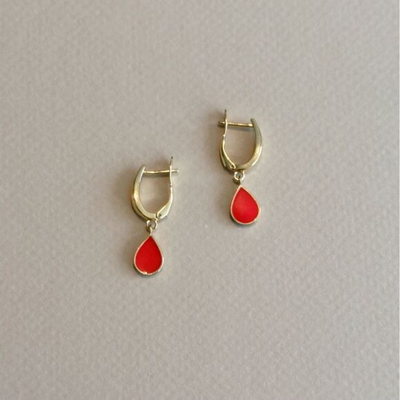 Red Teardrop Earrings R837 - Picture 1 of 3